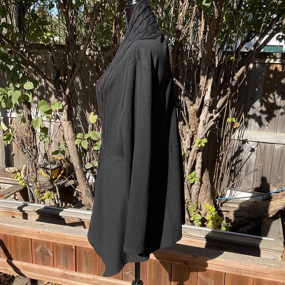 NWOT Dressfo Black Knit Sweater With Attached Belt - Picture 2 of 9